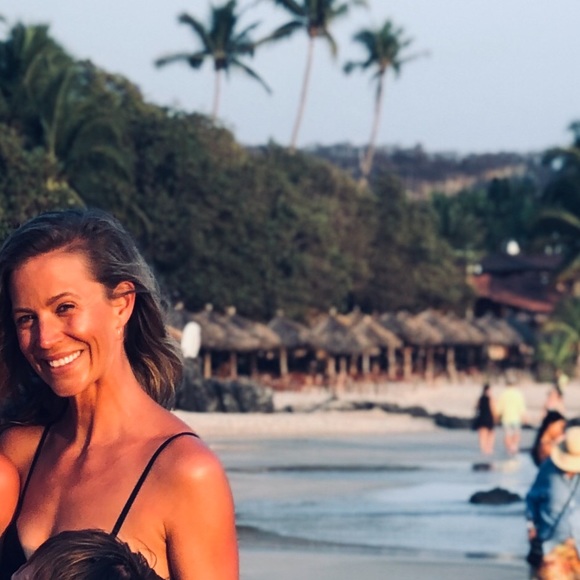 Meet your Posher, Robyn - Picture 1 of 1